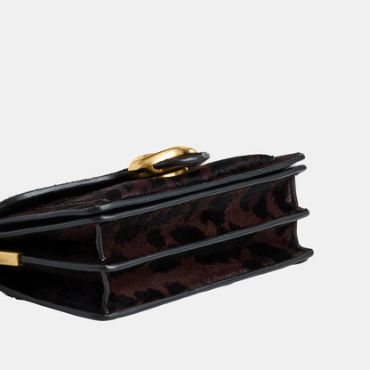 حقيبة كتف "تابي 20" من شعر العجل بنقشة فهد