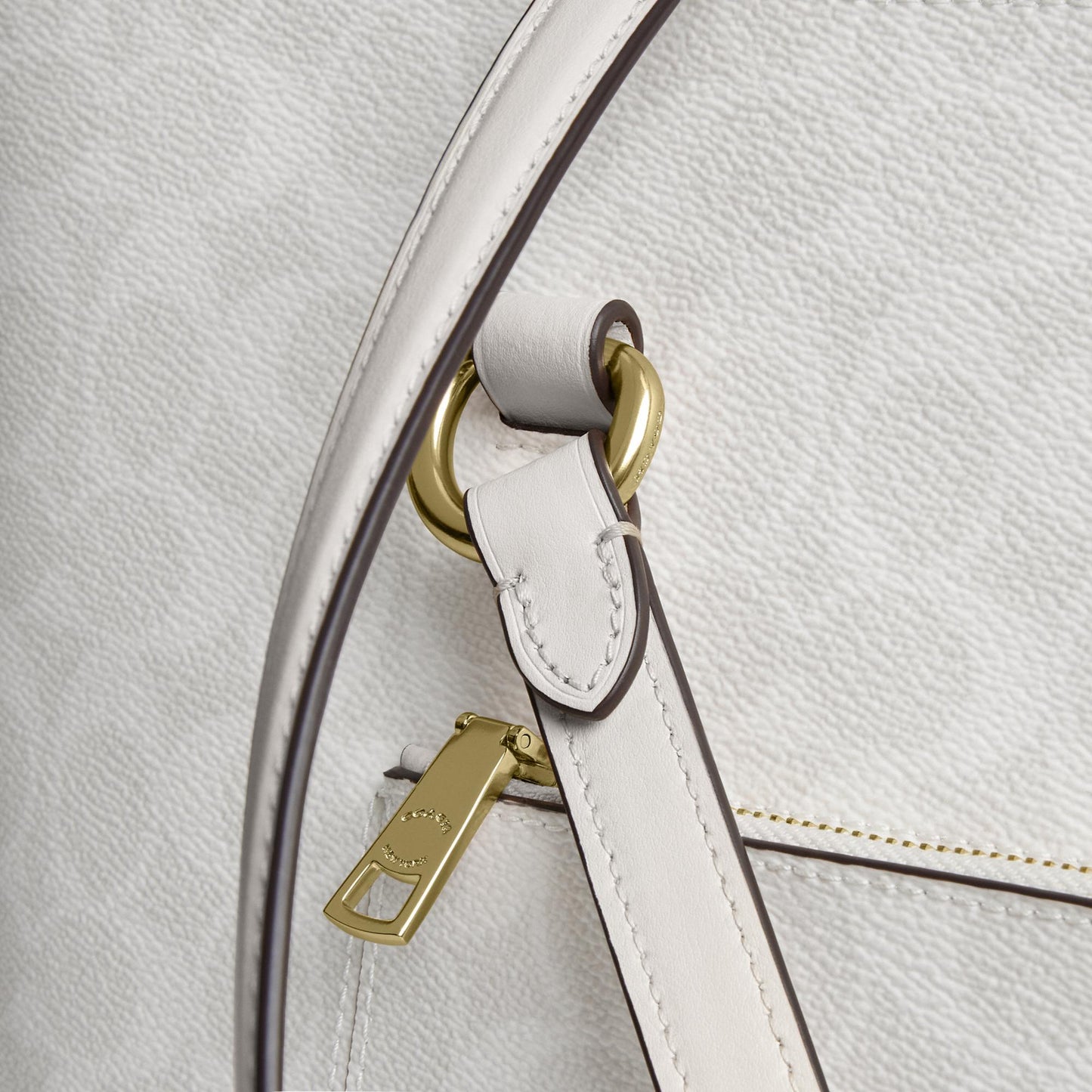 CCD69-Station Tote Bag in Signature Canvas-Im/White/Chalk