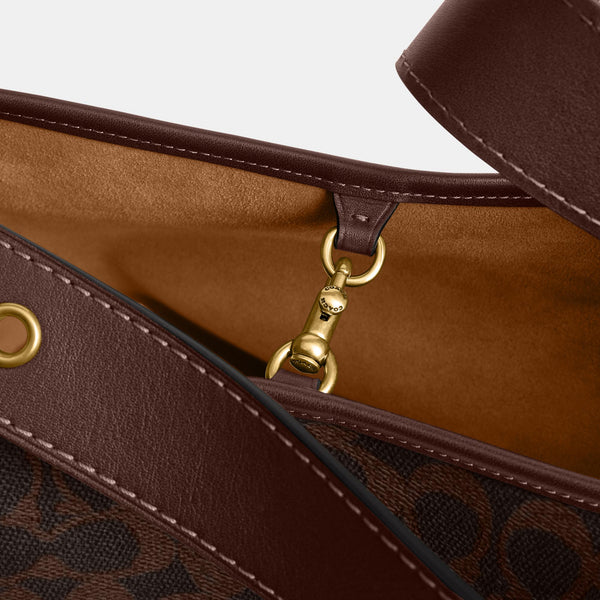 Bleecker Bucket Bag In Signature Canvas