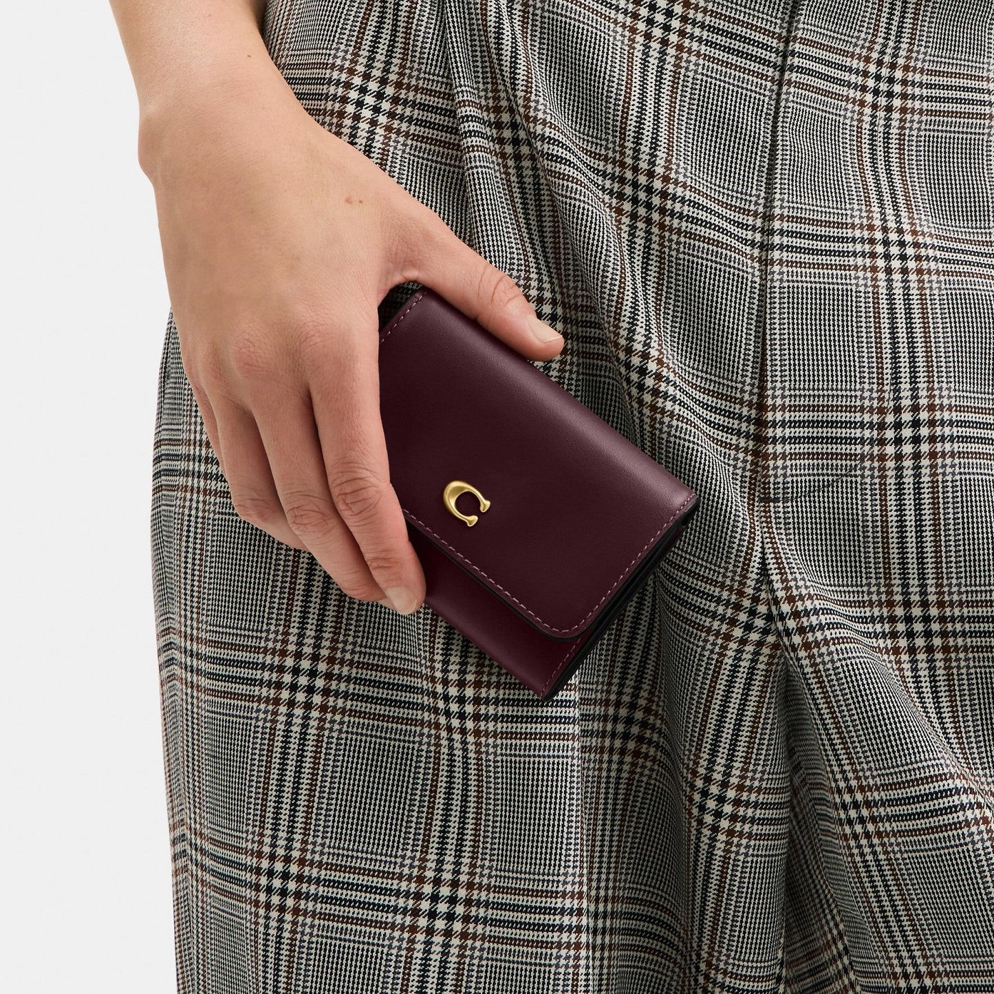 CCW82-Essential Flap Card Case-B4/Merlot