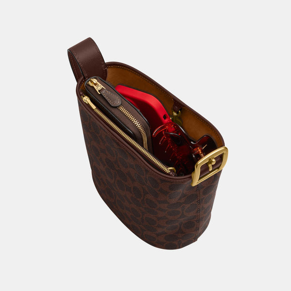 Bleecker Bucket Bag 21 in Signature Canvas