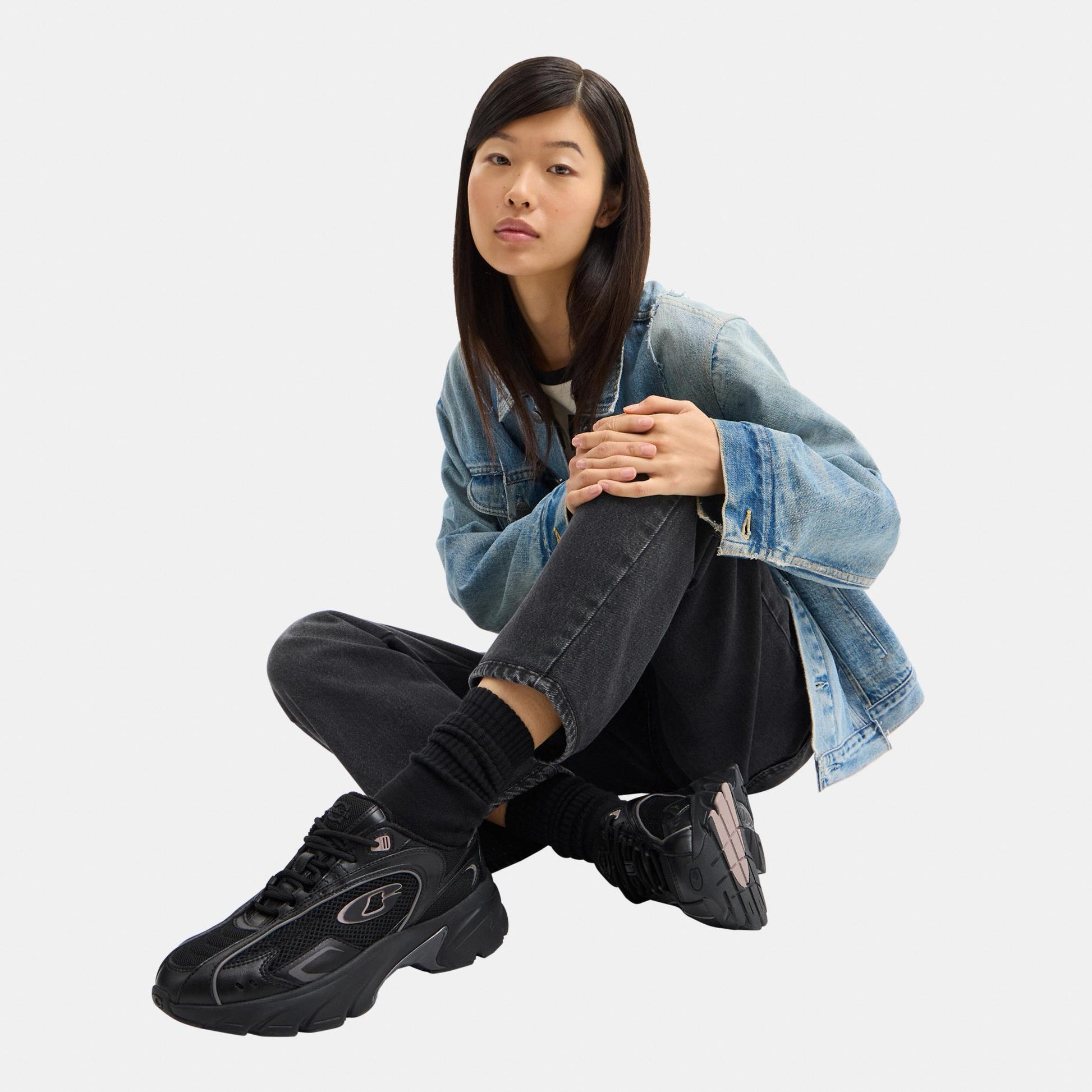 CDE28-Bolt Runner Sneaker-Black/Chalk