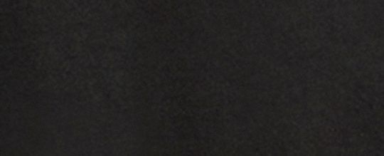 أسود