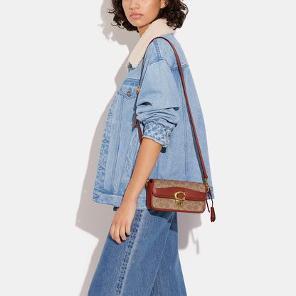 ce764-Studio Baguette Bag In Signature Canvas