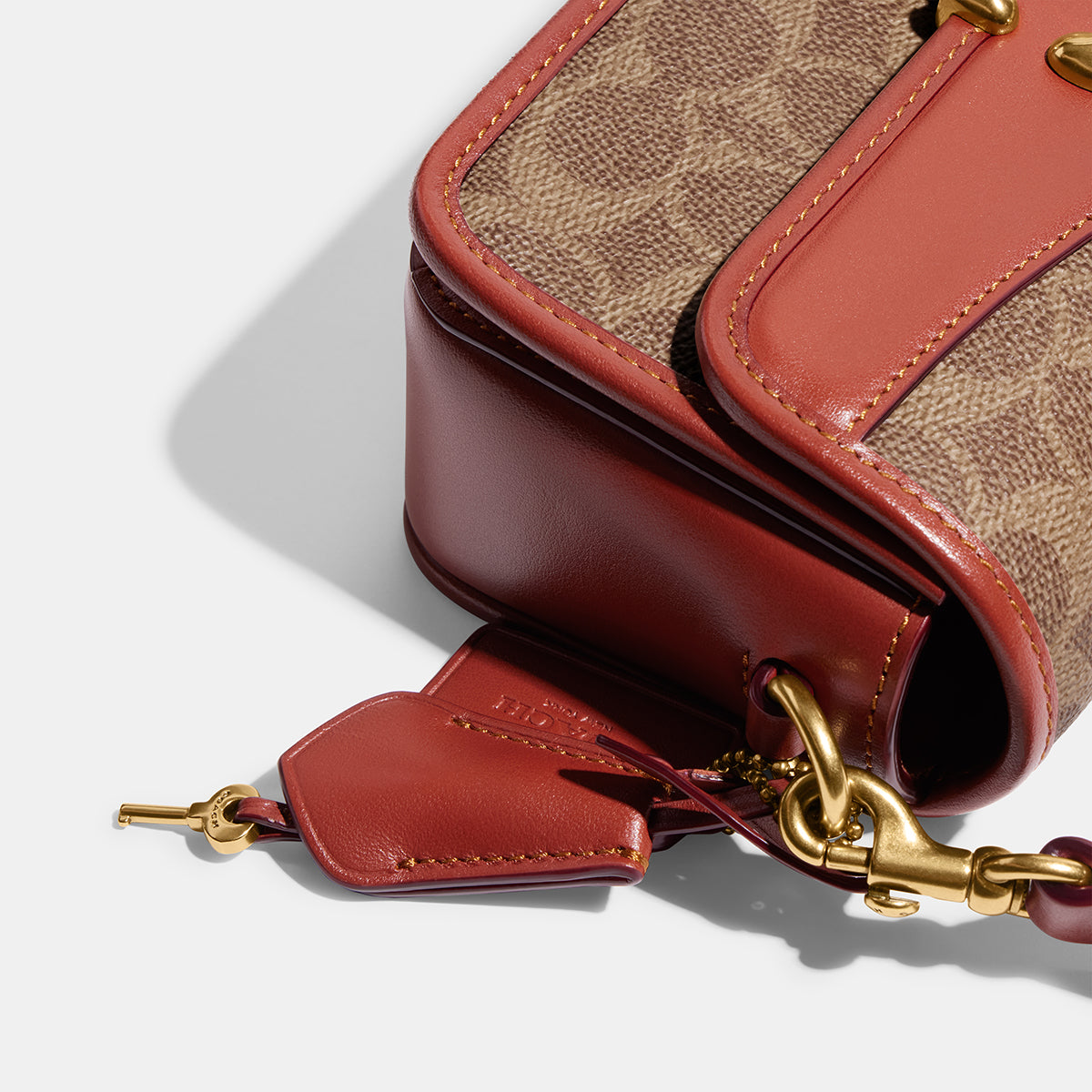 ce764-Studio Baguette Bag In Signature Canvas