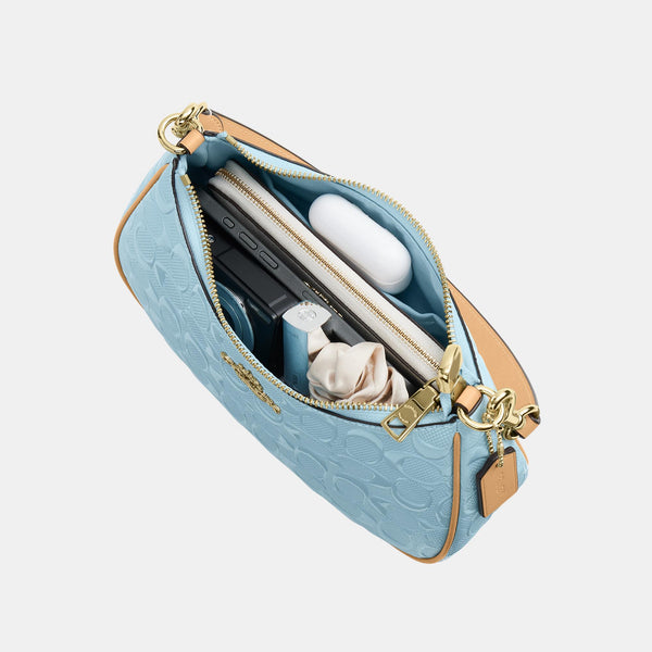 Teri Shoulder Bag in Signature Leather