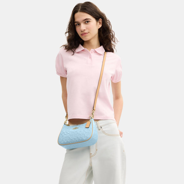Teri Shoulder Bag in Signature Leather