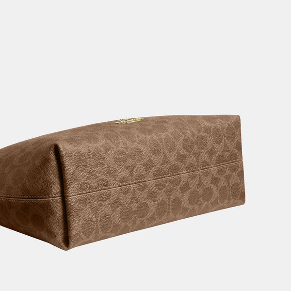 Laurel Shoulder Bag in Signature Canvas