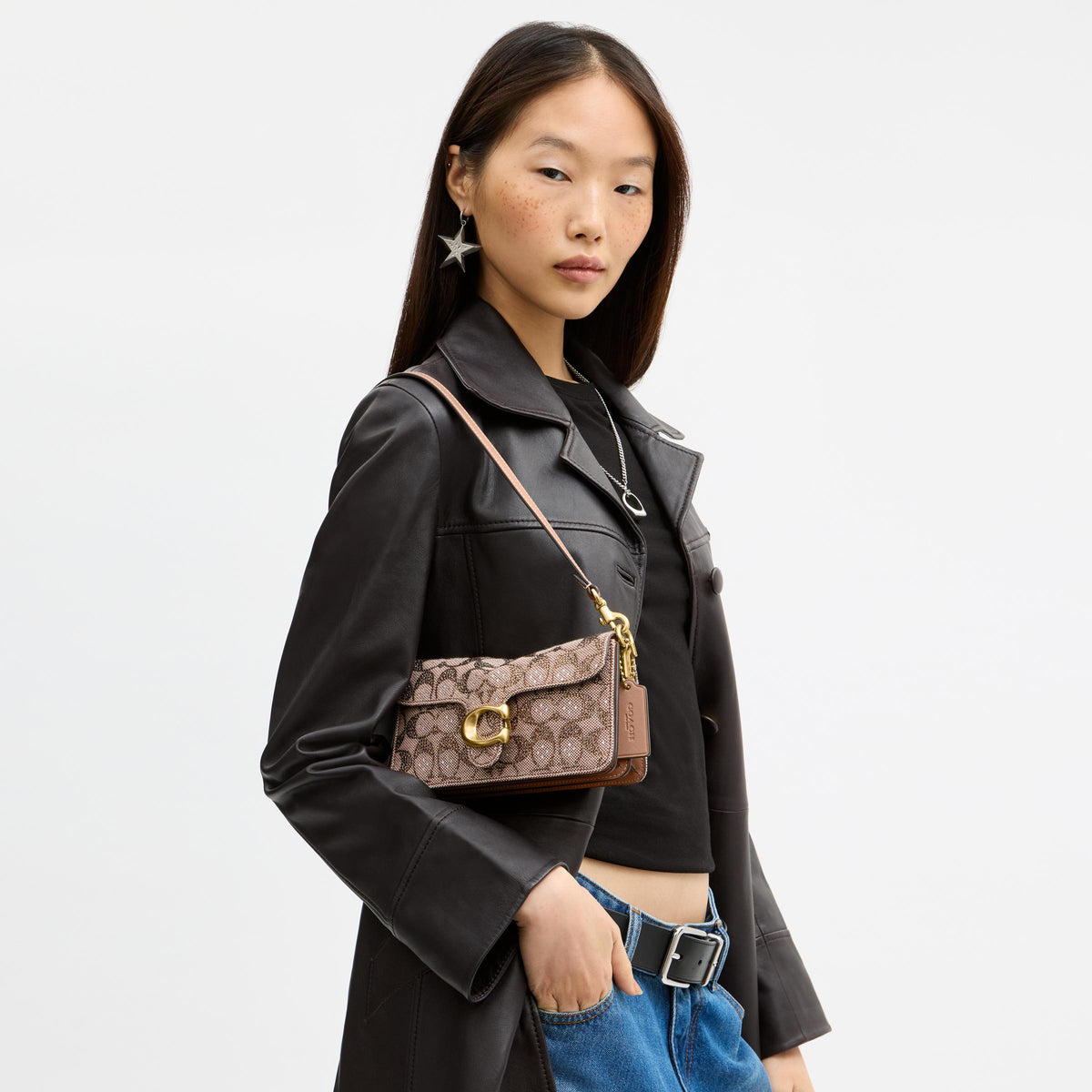 CFQ99-Soft Tabby Shoulder Bag 20 in Crystal Signature Jacquard-B4/Mushroom