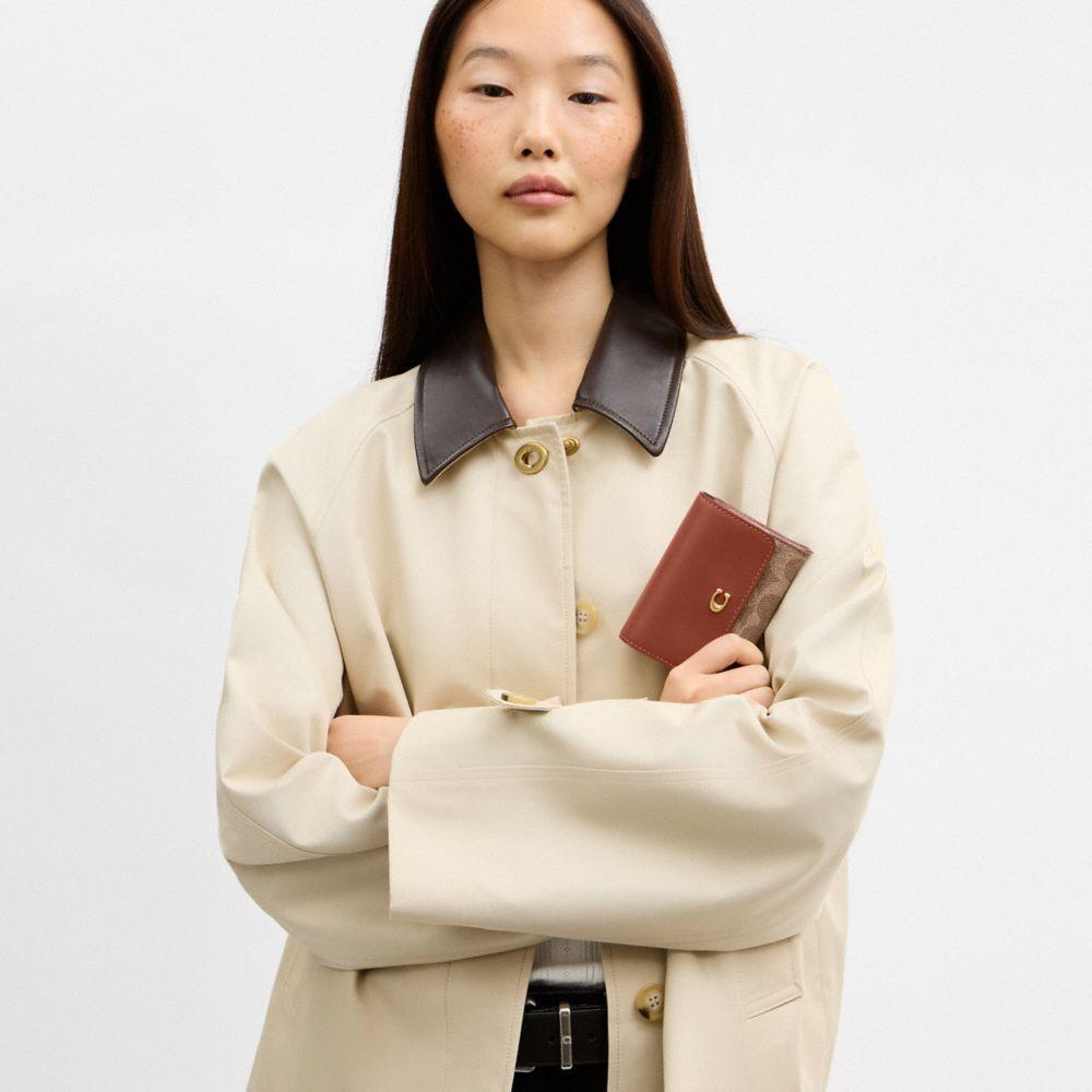 CFY59-Essential Flap Card Case in Signature Upcraftedleather-B4/Tan Caramel