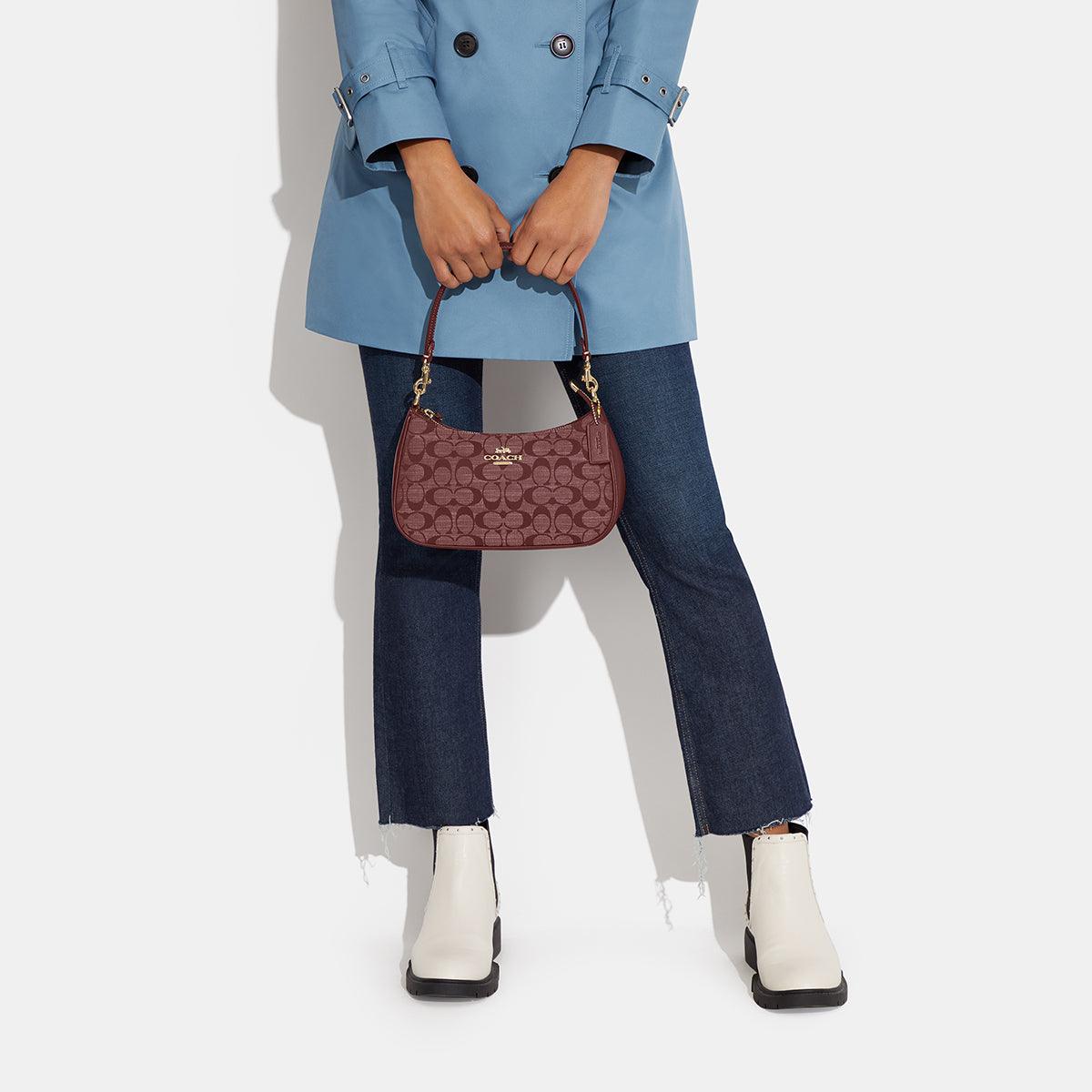 CH139-Teri Shoulder Bag In Signature Chambray-Im/Wine Multi