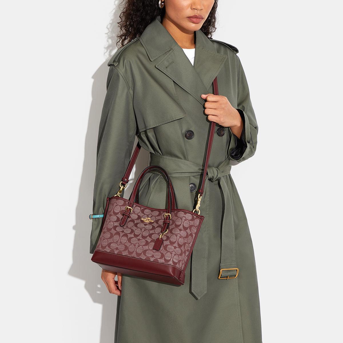 CH228-Mollie Tote 25 In Signature Chambray-Im/Wine Multi