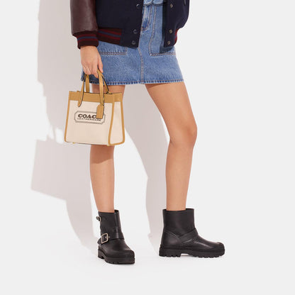 Field Tote 22 - COACH Saudi Arabia Official Site