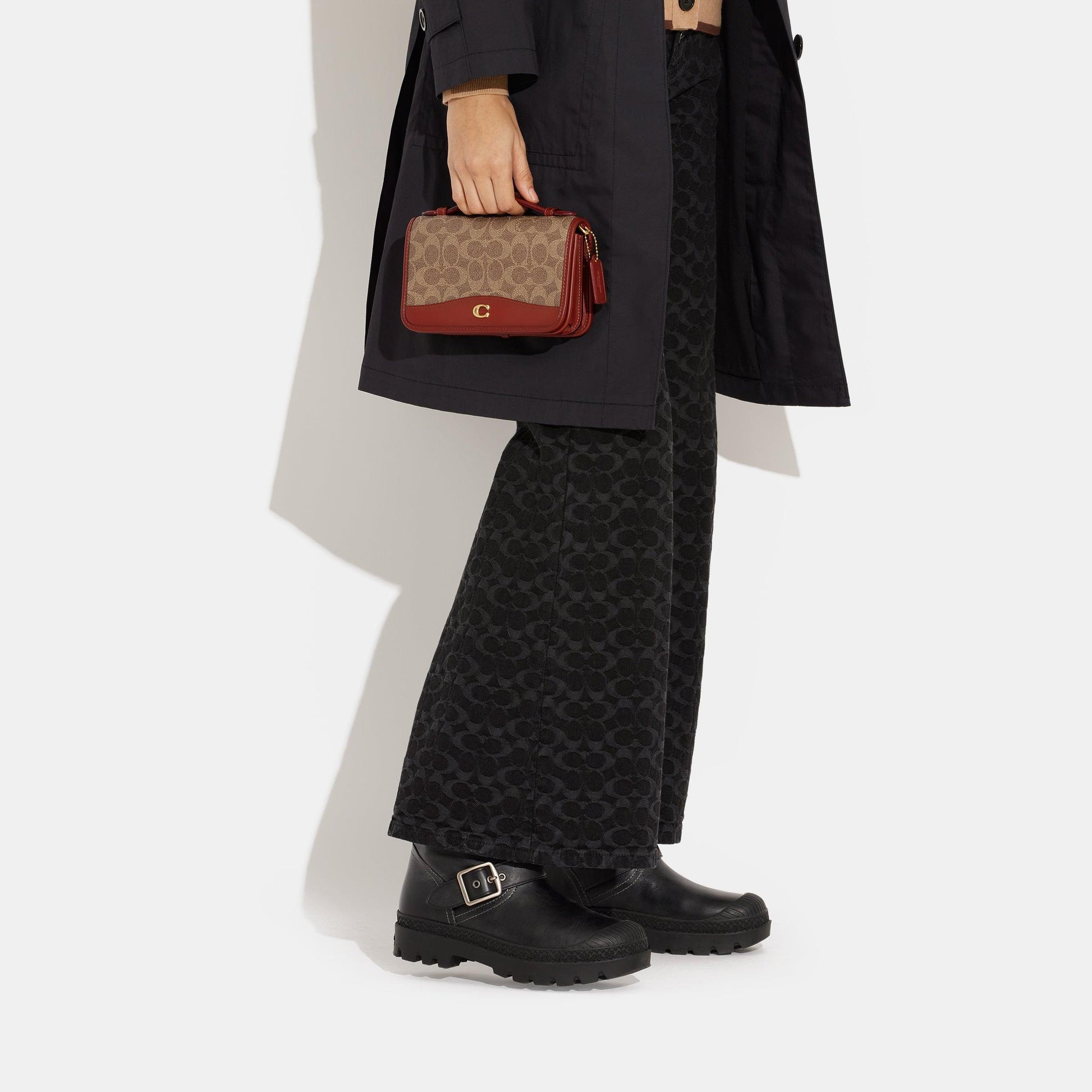 Bea Crossbody In Signature Canvas - COACH Saudi Arabia Official Site