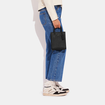 CJ795-Tote 16 With Signature Canvas