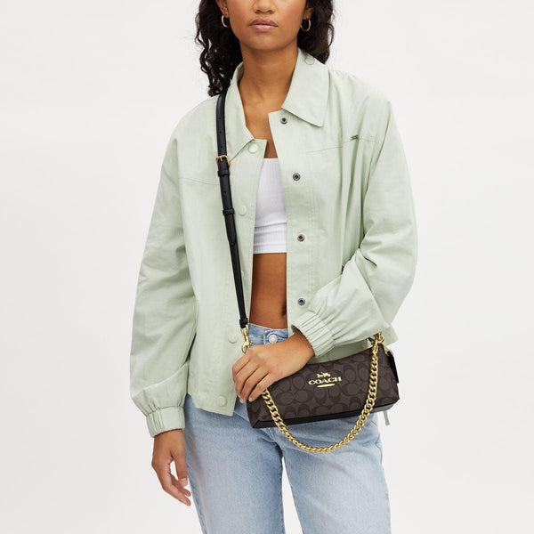 حقيبة كتف "شارلوت Charlotte" من القماش بنقشة ماركة كوتش