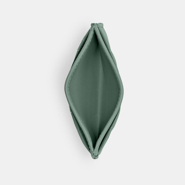 حافظة بطاقات بتصميم مبطن