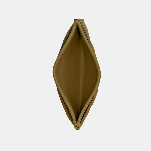 حافظة بطاقات بتصميم مبطن