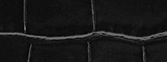 Lh/أسود
