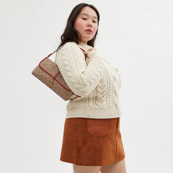 Hamptons Bag In Signature Canvas