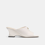 CS085-Celeste Lth Wedge-Chalk