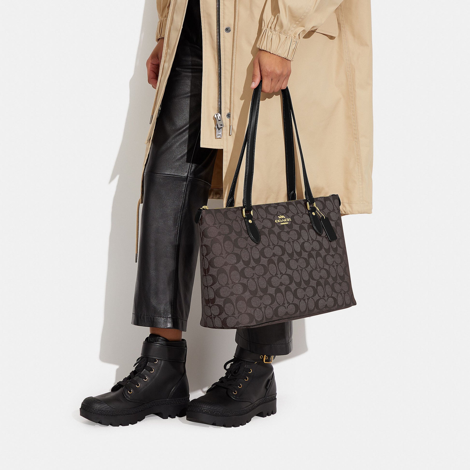 CS187-Gallery Tote Bag In Signature Canvas-Im/Brown Black