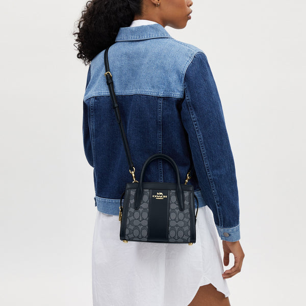Andrea Carryall Bag In Signature Jacquard