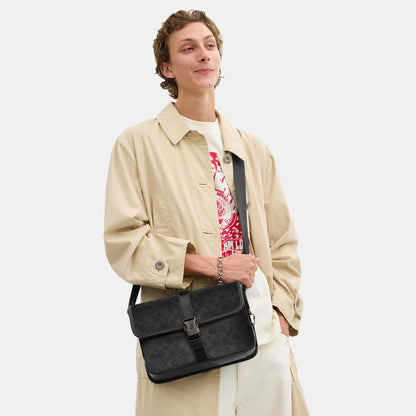 CU202-League Messenger Bag in Signature Canvas-Black Signature