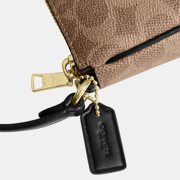 Nolita 19 in Signature Canvas