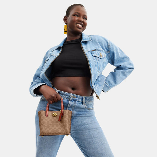Willow Tote Bag 18 In Signature Canvas