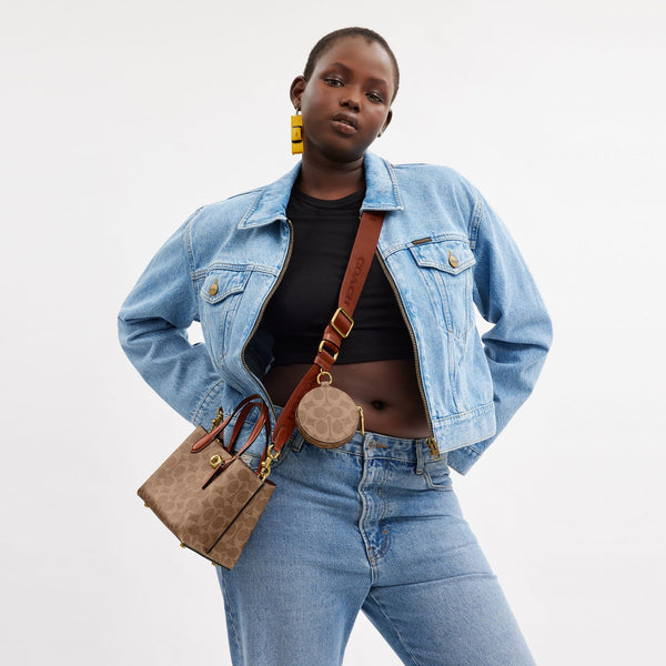 Willow Tote Bag 18 In Signature Canvas