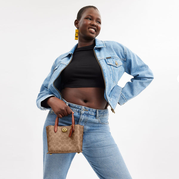 Willow Tote Bag 18 In Signature Canvas