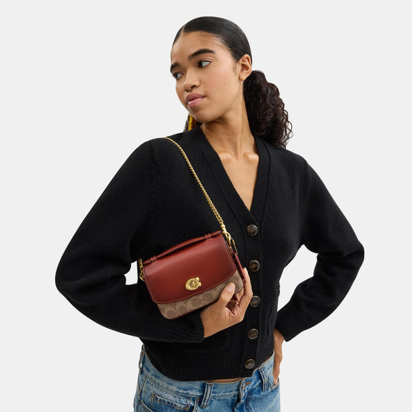 Cassie Crossbody Bag 17 In Signature Canvas