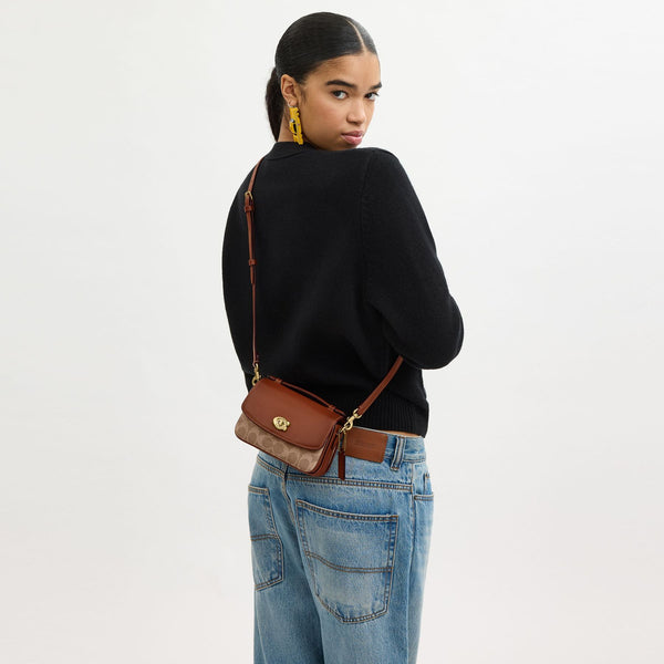 Cassie Crossbody Bag 17 In Signature Canvas