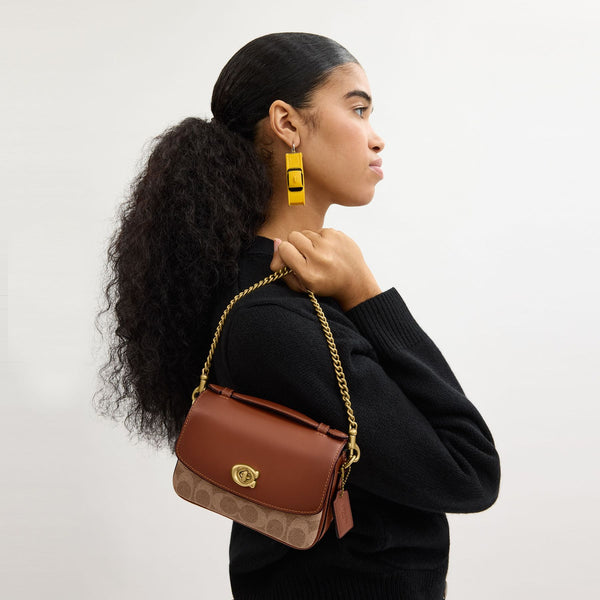 Cassie Crossbody Bag 17 In Signature Canvas