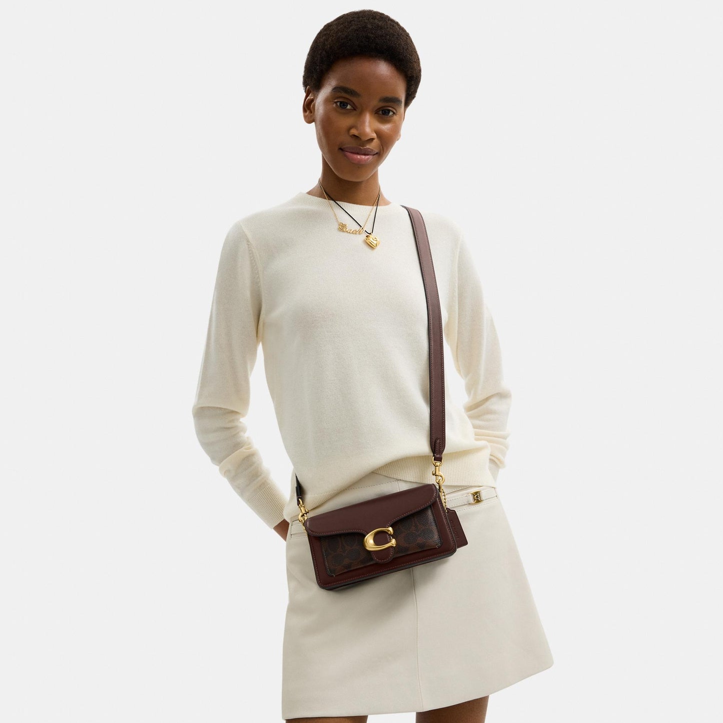 CY200-Tabby Shoulder Bag 20 in Signature Canvas-B4/Maple Maple