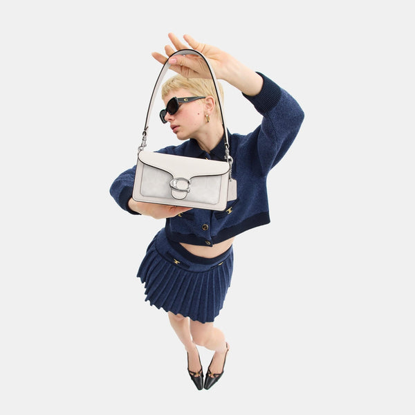  حقيبة الكتف "تابي 20"من القماش بنقشة كوتش