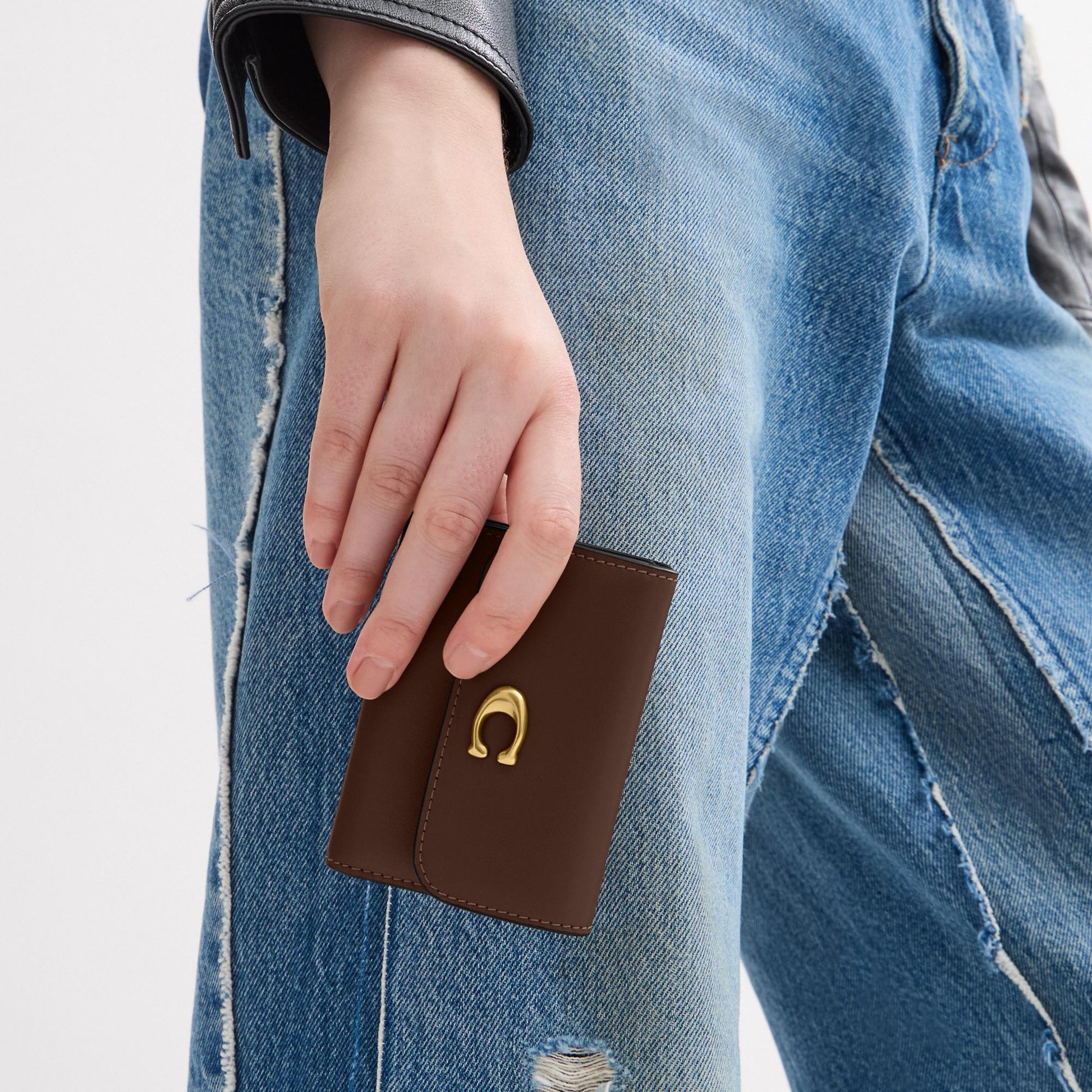 CZ111-ESSENTIAL CARD HOLDER WALLET-B4/Maple