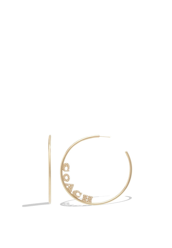 أقراط بتصميم حلقات بحجم صغير مزينة باسم الماركة 