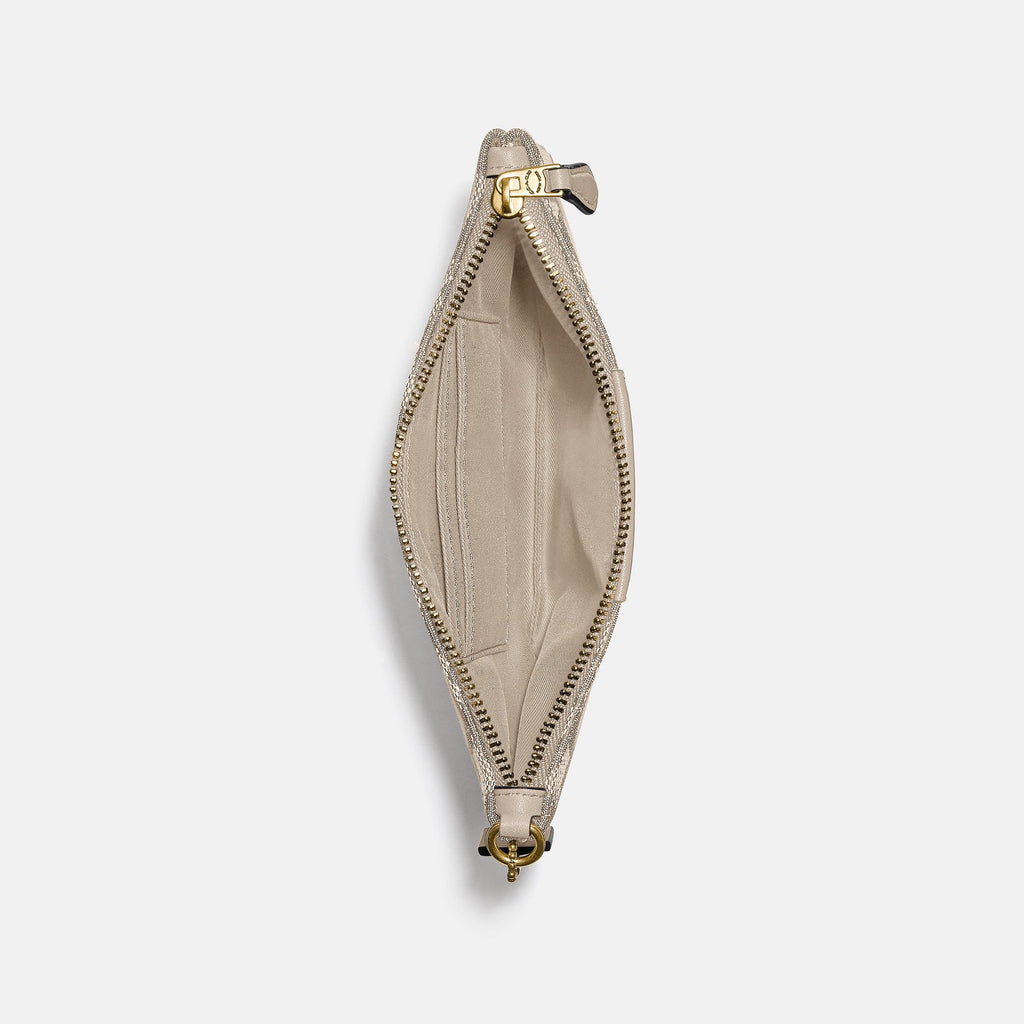 حقيبة معصم بتصميم صغير من الجاكار بنقشة ماركة كوتش مغلفة في صندوق الماركة