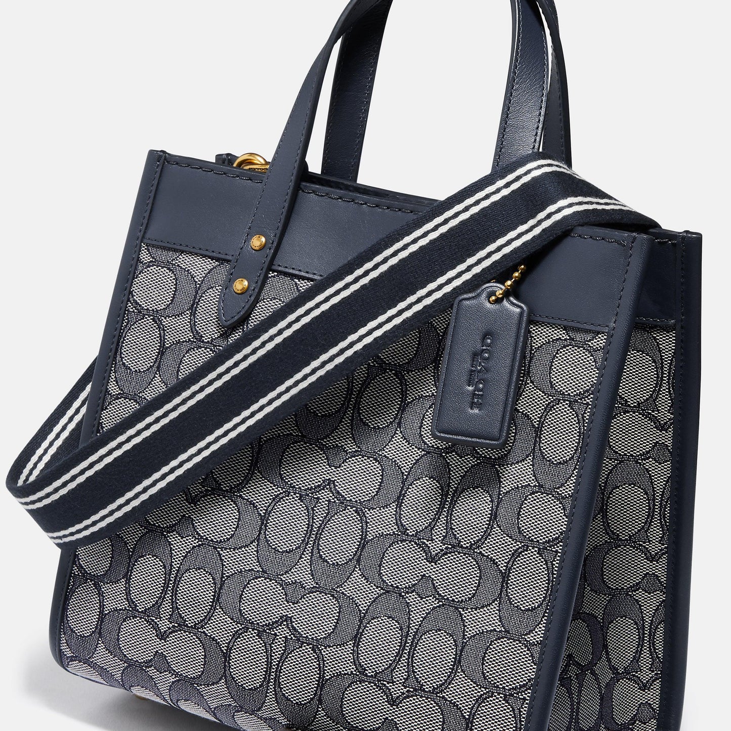 Field Tote 22 In Signature Jacquard - COACH Saudi Arabia Official Site