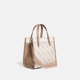 C3866-Field Tote 22 With Horse And Carriage Print-B4/Chalk Tan Taupe Multi