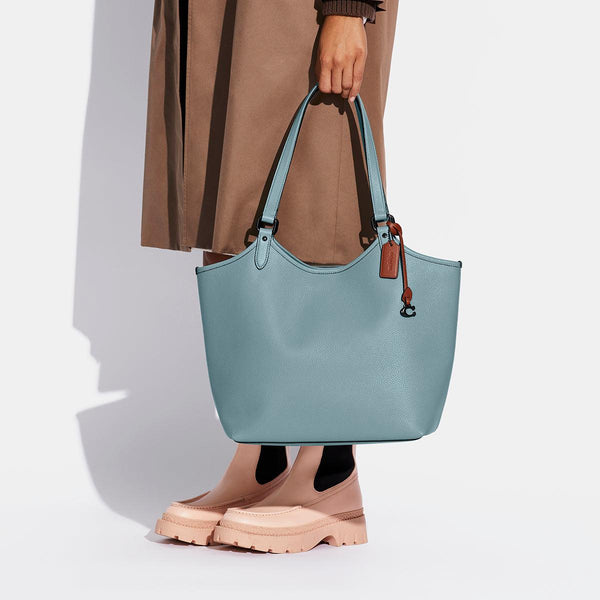حقيبة "داي توت Day Tote"