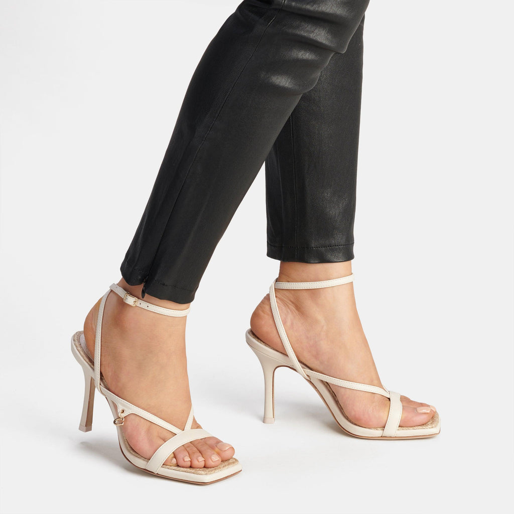 Sale!! New look Block Heels , Women's Fashion, Footwear, Heels on Carousell