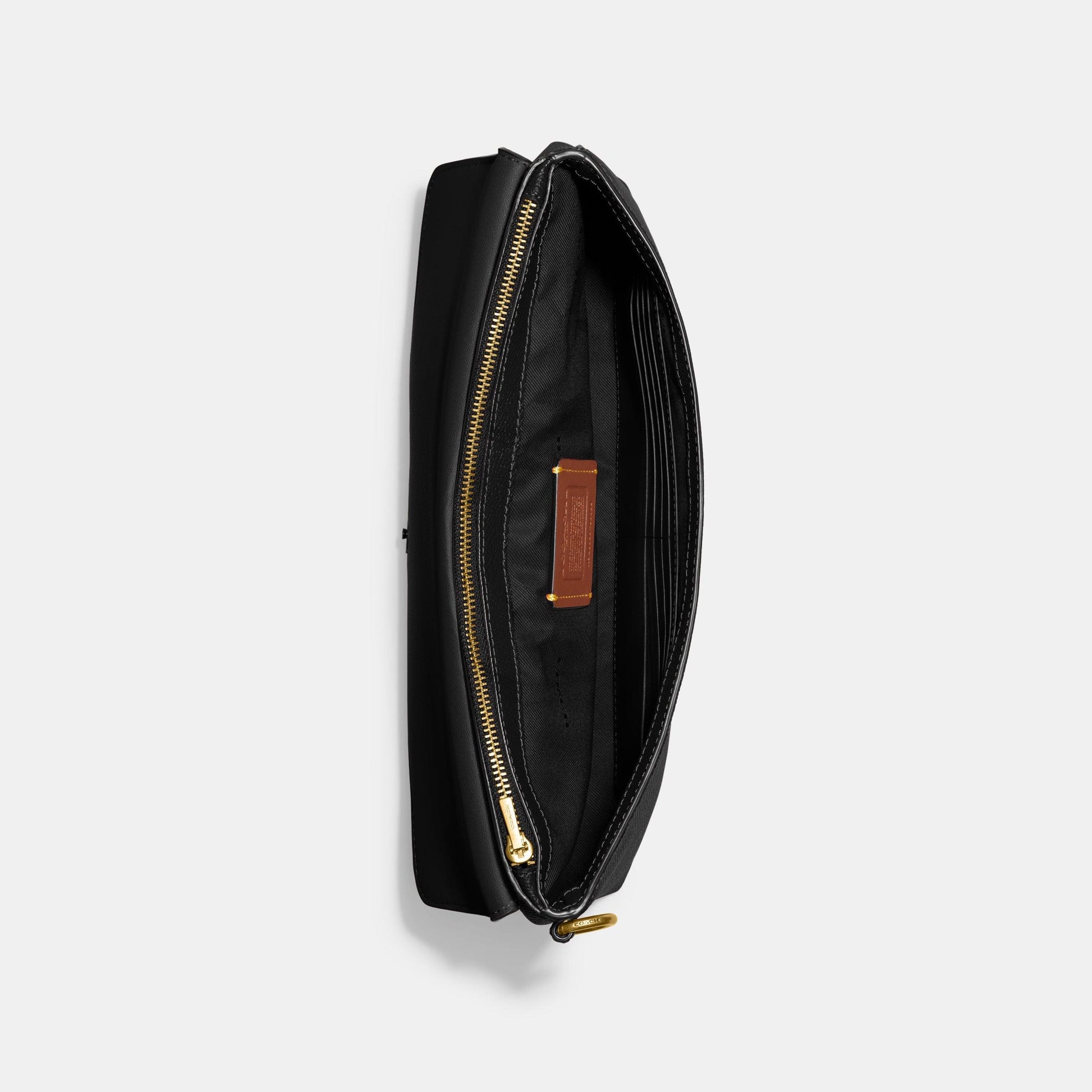 Wyn Clutch - COACH Saudi Arabia Official Site
