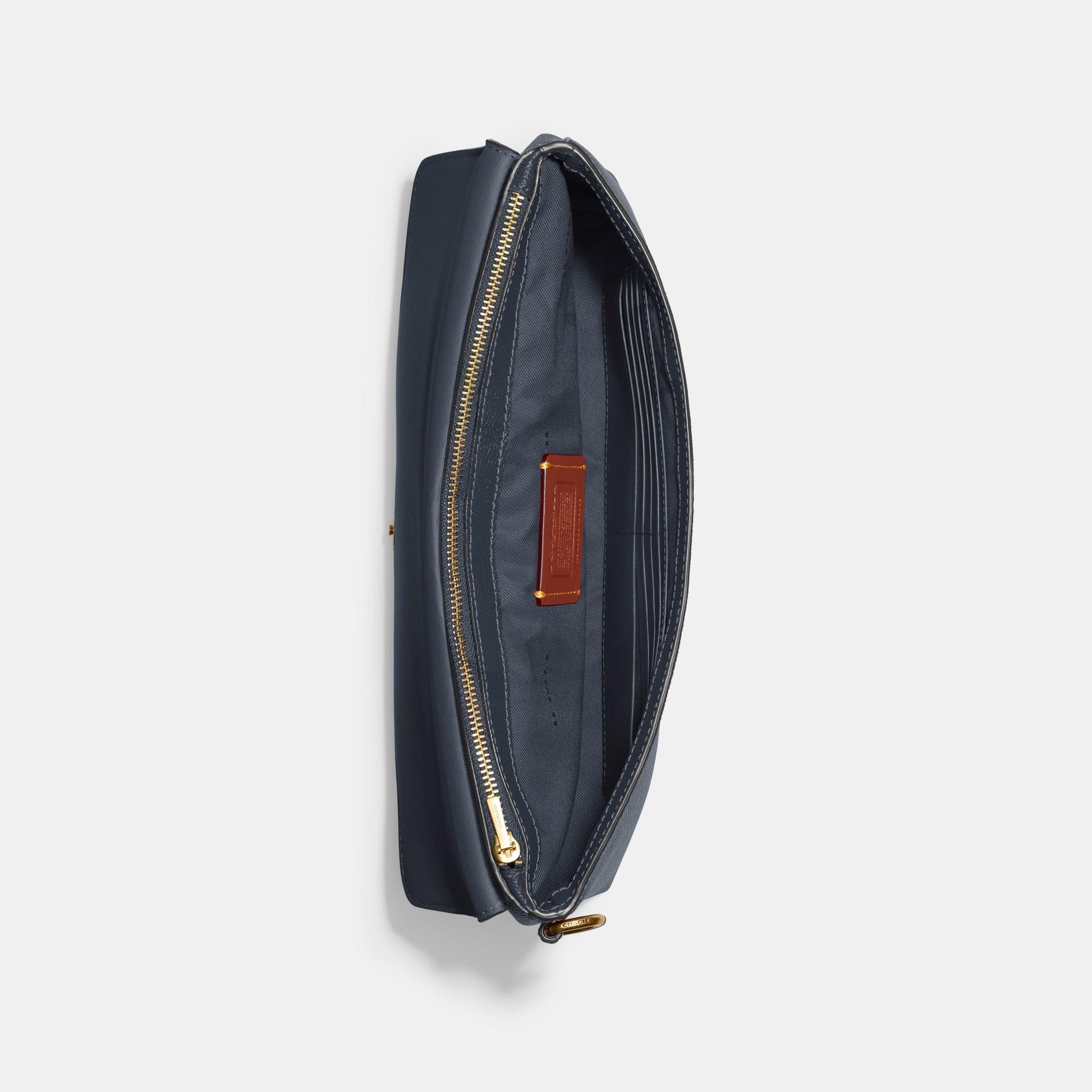 Wyn Clutch - COACH Saudi Arabia Official Site