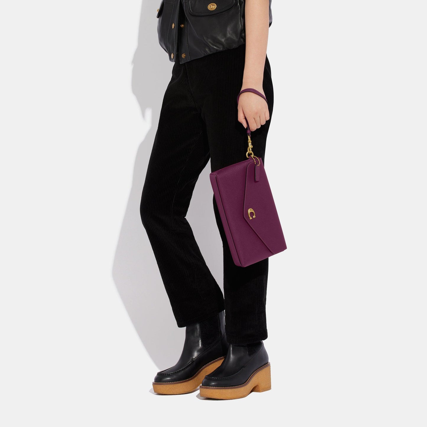 Wyn Clutch - COACH Saudi Arabia Official Site