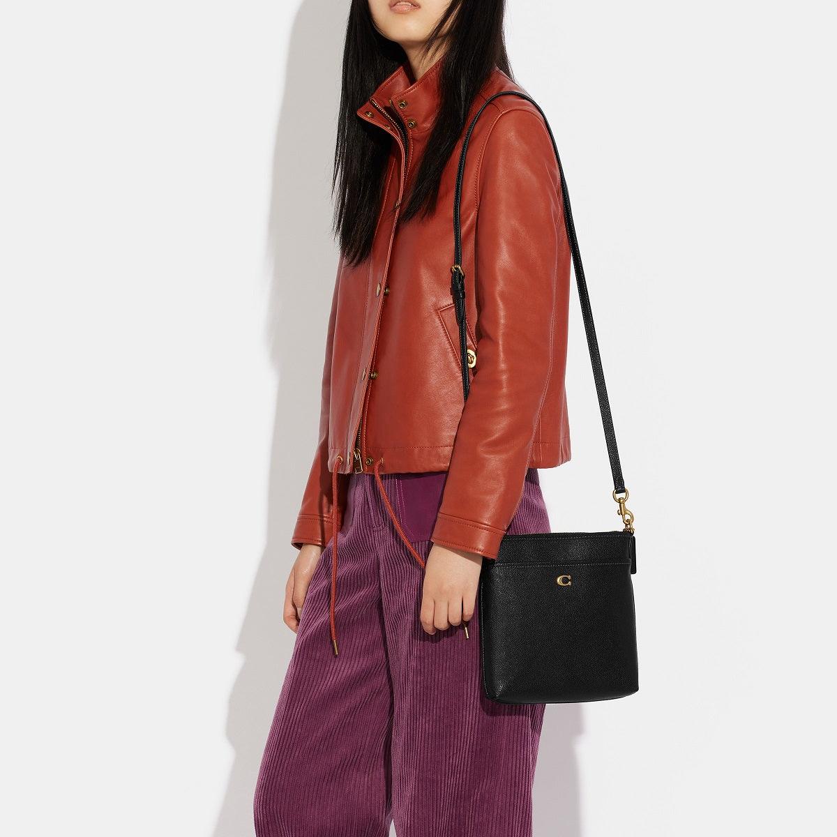 Kitt Messenger Crossbody - COACH Saudi Arabia Official Site