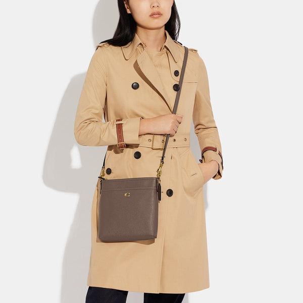 Kitt Messenger Crossbody