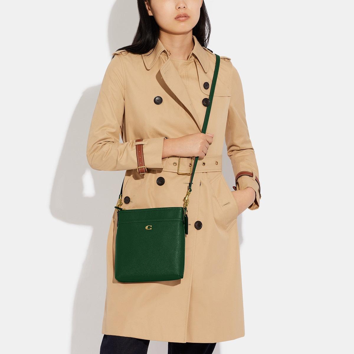 Kitt Messenger Crossbody - COACH Saudi Arabia Official Site